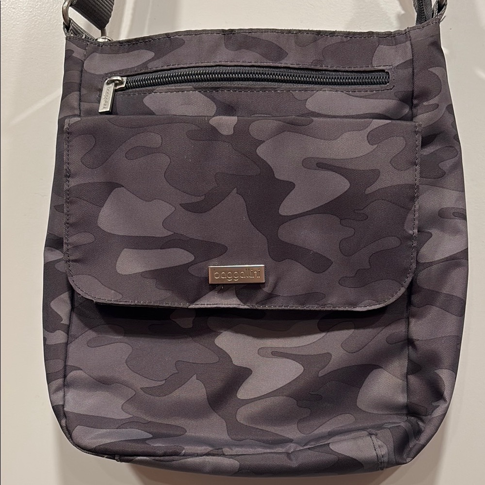 Baggallini Gray Camouflage Crossbody Bag